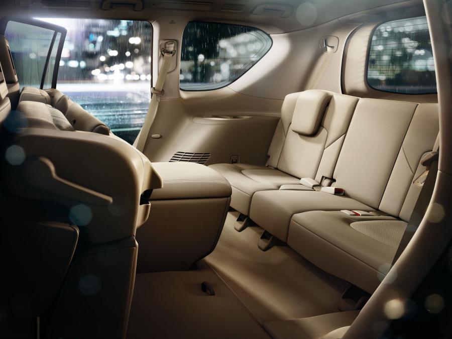  Infiniti QX56 2010 года  (EU) (фото 9 из 11)